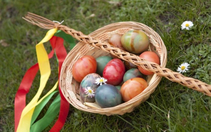 Symbolika barev na vajíčkách a stuhách pomlázek